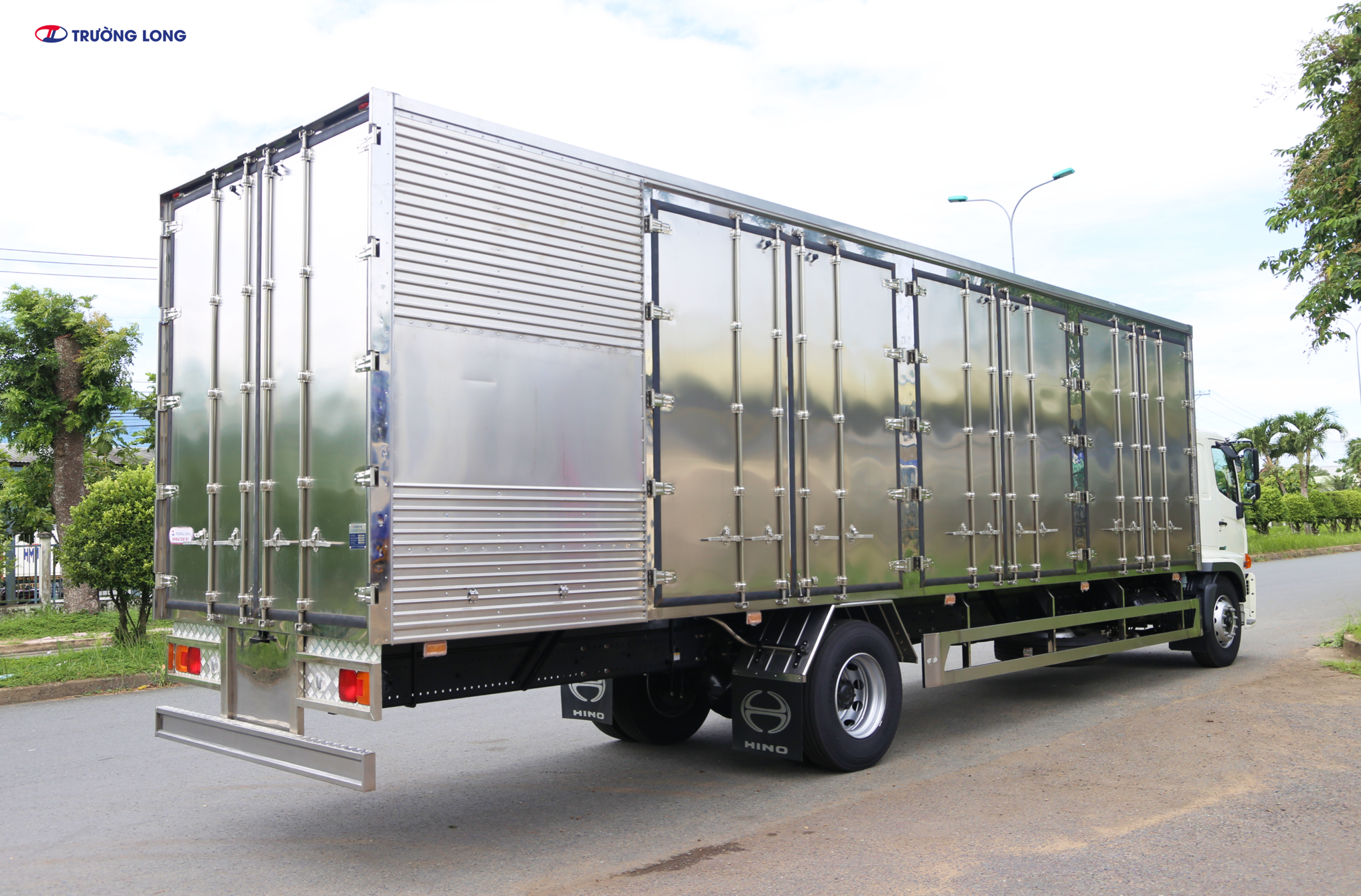 xe thùng kín inox