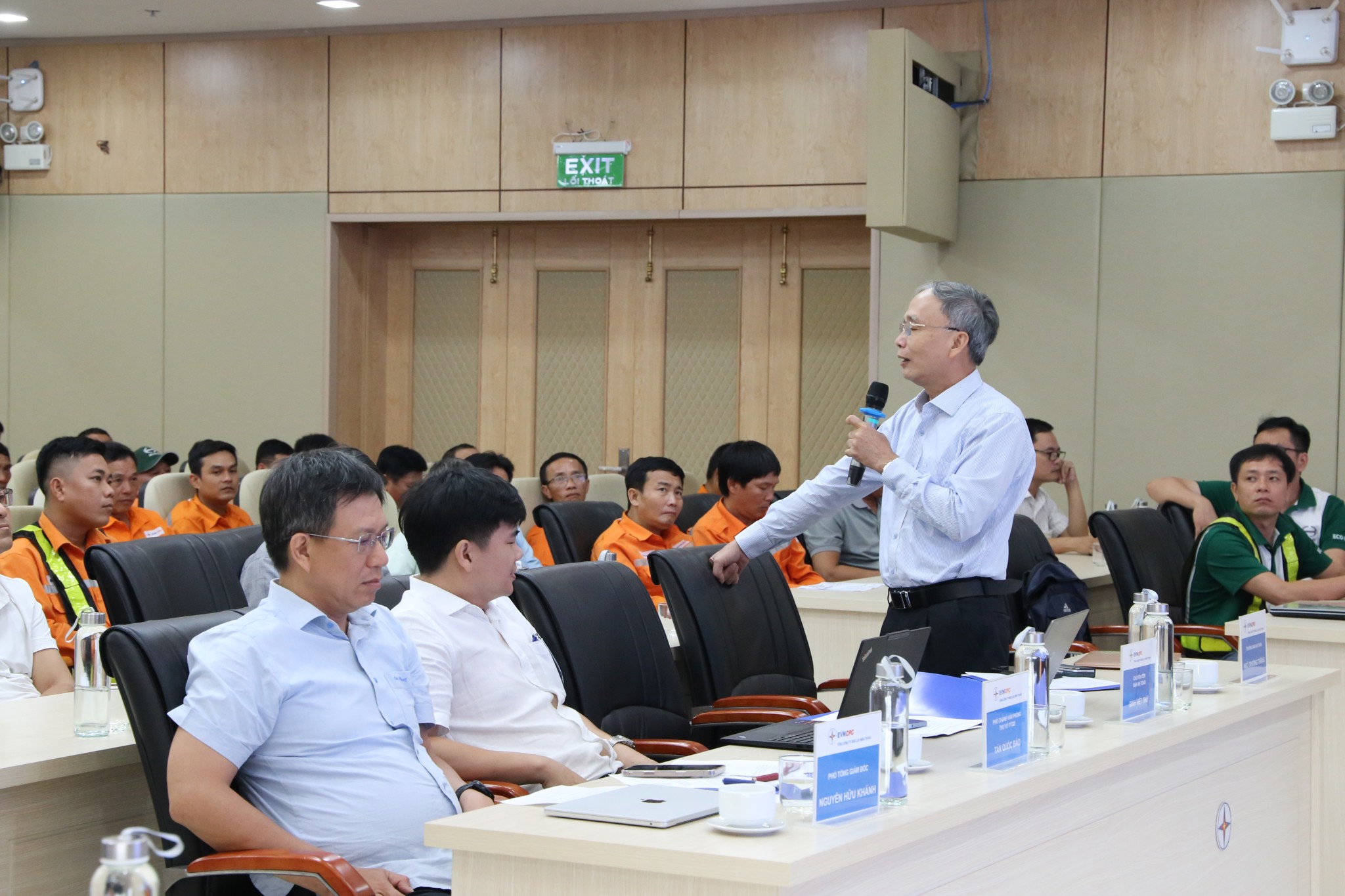 Đào tạo vận hành xe tải cẩu Điện lực miền trung