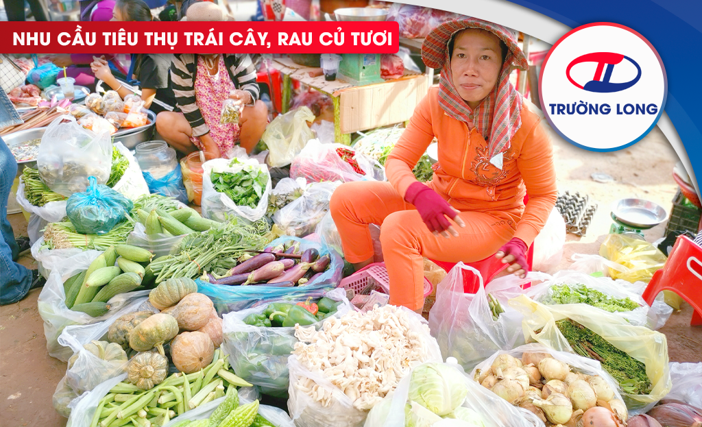 Nhu cầu thị trường về trái cây, rau củ tươi được bày bán tại chợ truyền thống