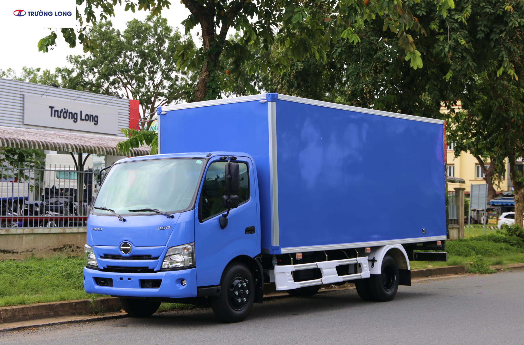 xe thùng kín composite