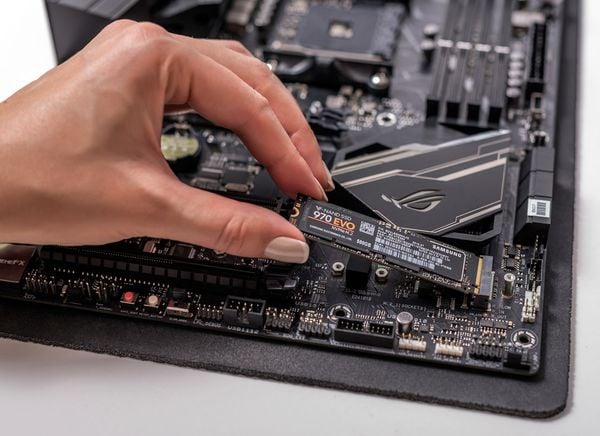 Phương pháp kiểm tra khả năng hỗ trợ NVMe trên mainboard