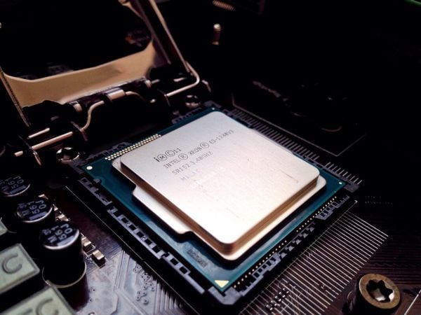 CPU Xeon sở hữu cấu hình cao cùng hiệu năng mạnh mẽ