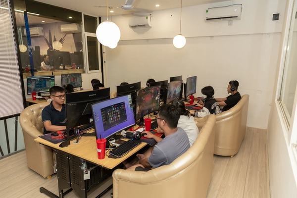Hà Tiều Phu mở quán net tphcm 1