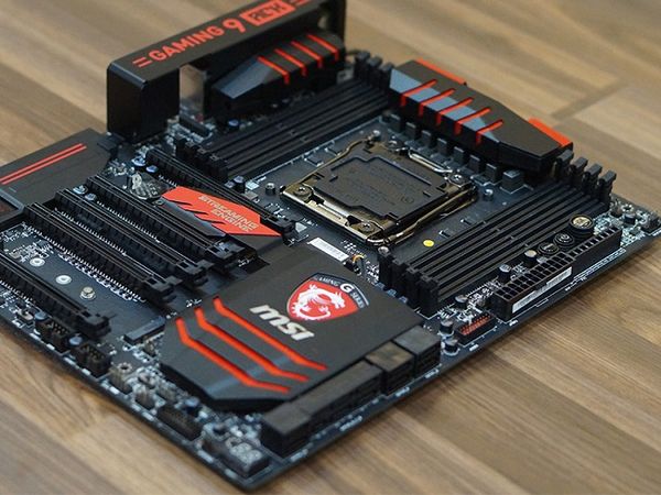 Lợi ích của việc sử dụng main máy trạm