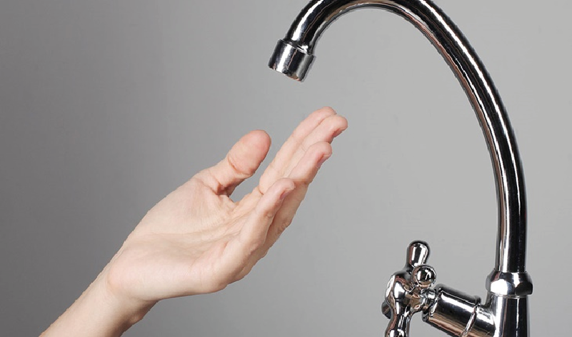 9 nguyên nhân khiến vòi rửa bát chảy yếu và cách khắc phục
