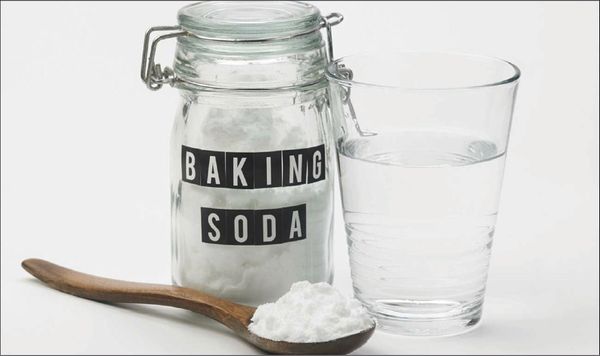 lưu ý khi vệ sinh bếp từ đôi bằng baking soda