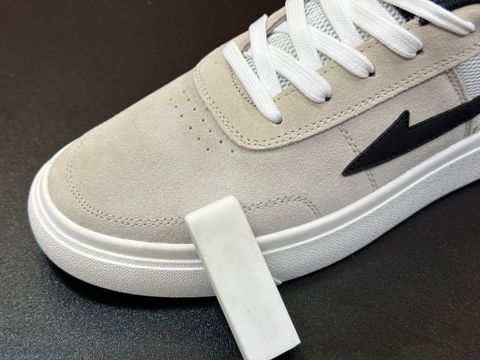 KIẾN THỨC SNEAKER: NHỮNG ĐIỀU CẦN BIẾT VỀ DA LỘN VÀ CÁCH VỆ SINH GIÀY BẰNG DA LỘN HIỆU QUẢ