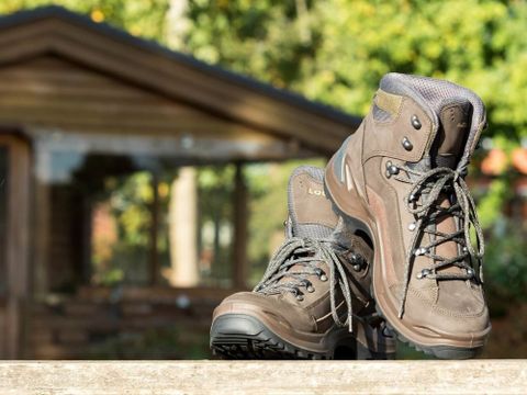 CÁC LOẠI GIÀY CỦA NHỮNG MÔN THỂ THAO