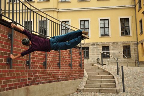 PARKOUR LÀ GÌ? LỢI ÍCH VÀ CÁCH LỰA CHỌN GIÀY PHÙ HỢP.