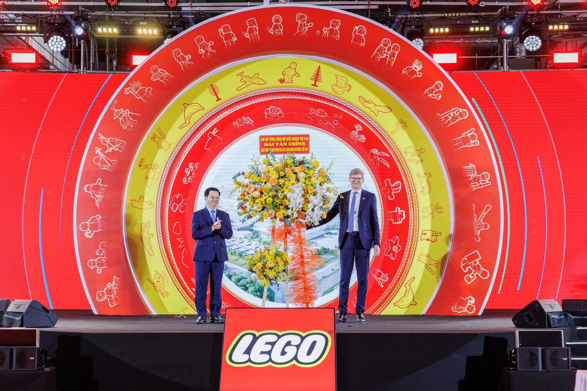 khai-truong-nha-may-lego-vietnam
