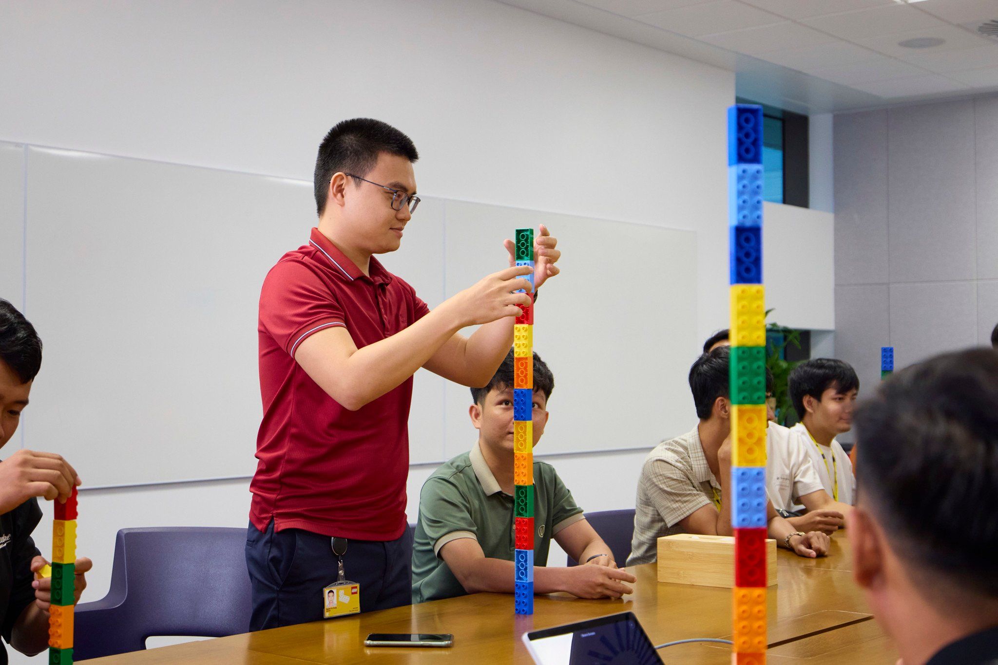 hinh-anh-ben-trong-nha-may-LEGO-vietnam