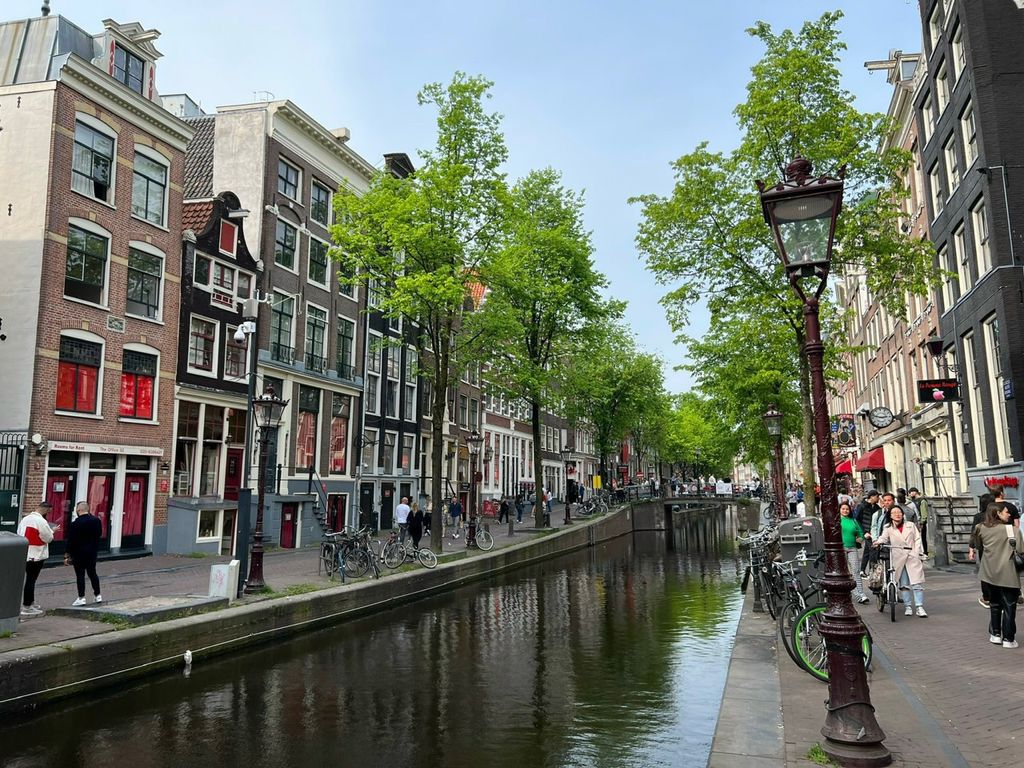 Điểm đến nổi tiếng nhưng 'cấm' du khách trẻ em -ở Amsterdam, Hà Lan