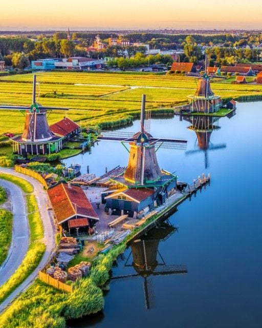 Thiên đường cối xay gió Zaanse Schans bước ra từ truyện cổ tích