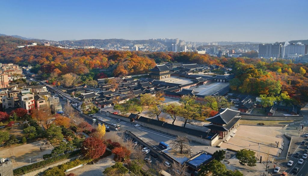 Chiêm ngưỡng cung điện Changdeokgung uy nghi và tráng lệ