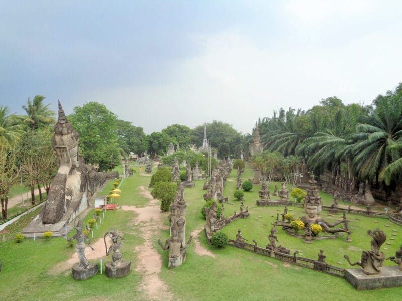 Lắng lòng nơi Buddha Park, vườn tượng Phật nổi tiếng nước Lào