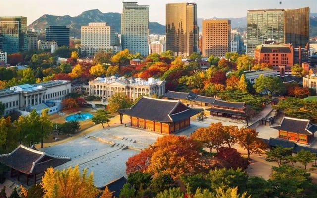Tìm về Cung điện Deoksugung hoàng kim của văn hóa Hàn Quốc