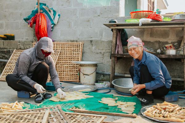 Món khoai đặc sản phải ủ chăn bông 3 ngày, phơi 12 nắng ở Quảng Bình