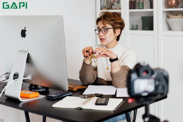 bàn làm việc tại nhà cho freelance