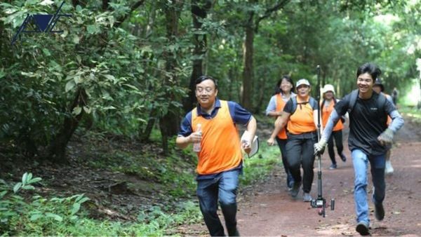 team building tropical trekking
