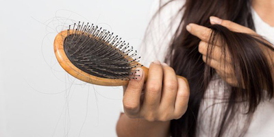 Các nguyên nhân gây rụng tóc và cách điều trị