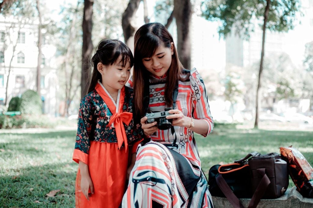 CON ĐÃ LÀM GÌ MÀ NÓ LẠI LÀM THẾ VỚI CON?