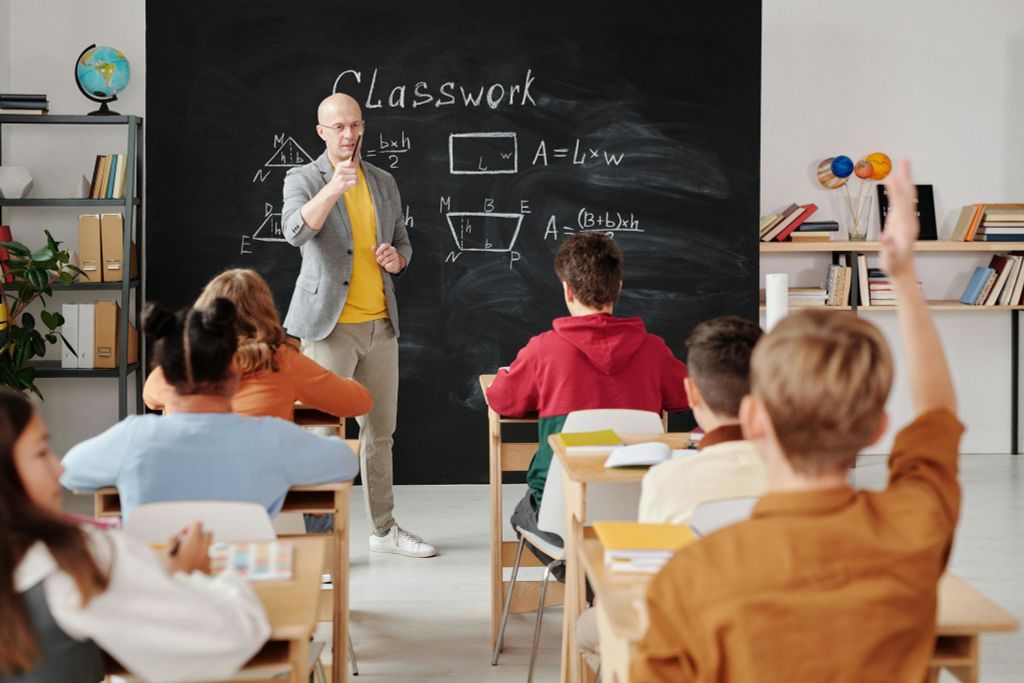 NGÀY NÀO CŨNG NÓI CHUYỆN VỚI GIÁO VIÊN 3 PHÚT