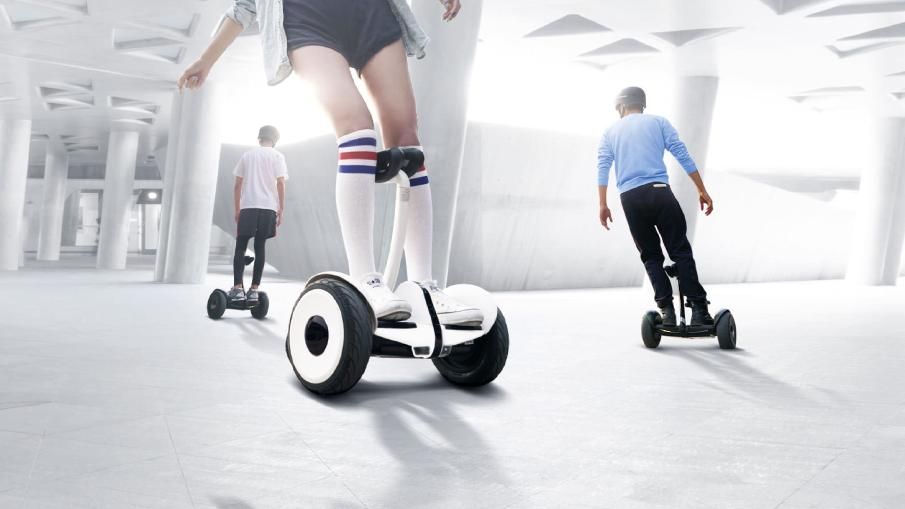 Xiaomi ra mắt Ninebot Plus và Mi Laser Projector