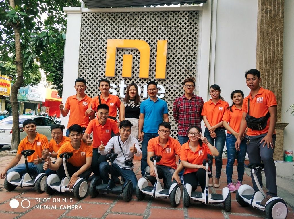 Tổng hợp hình ảnh khai trương Cửa hàng Xiaomi Gò Vấp