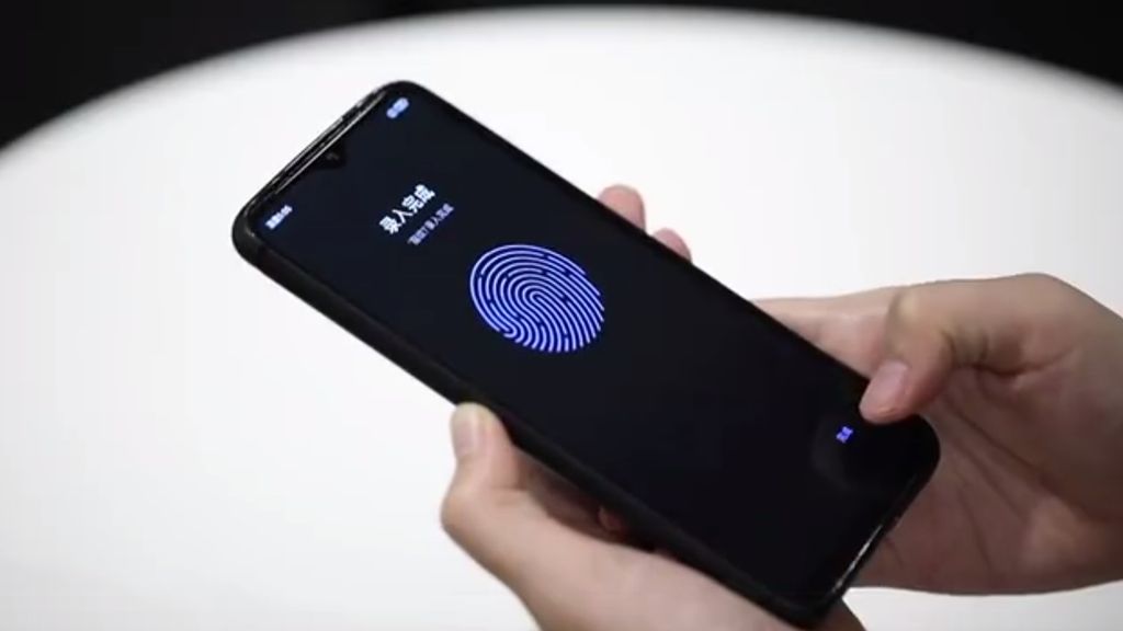 Lộ video Xiaomi Mi 8 có thể mở máy bằng cảm biến vân tay dưới màn hình