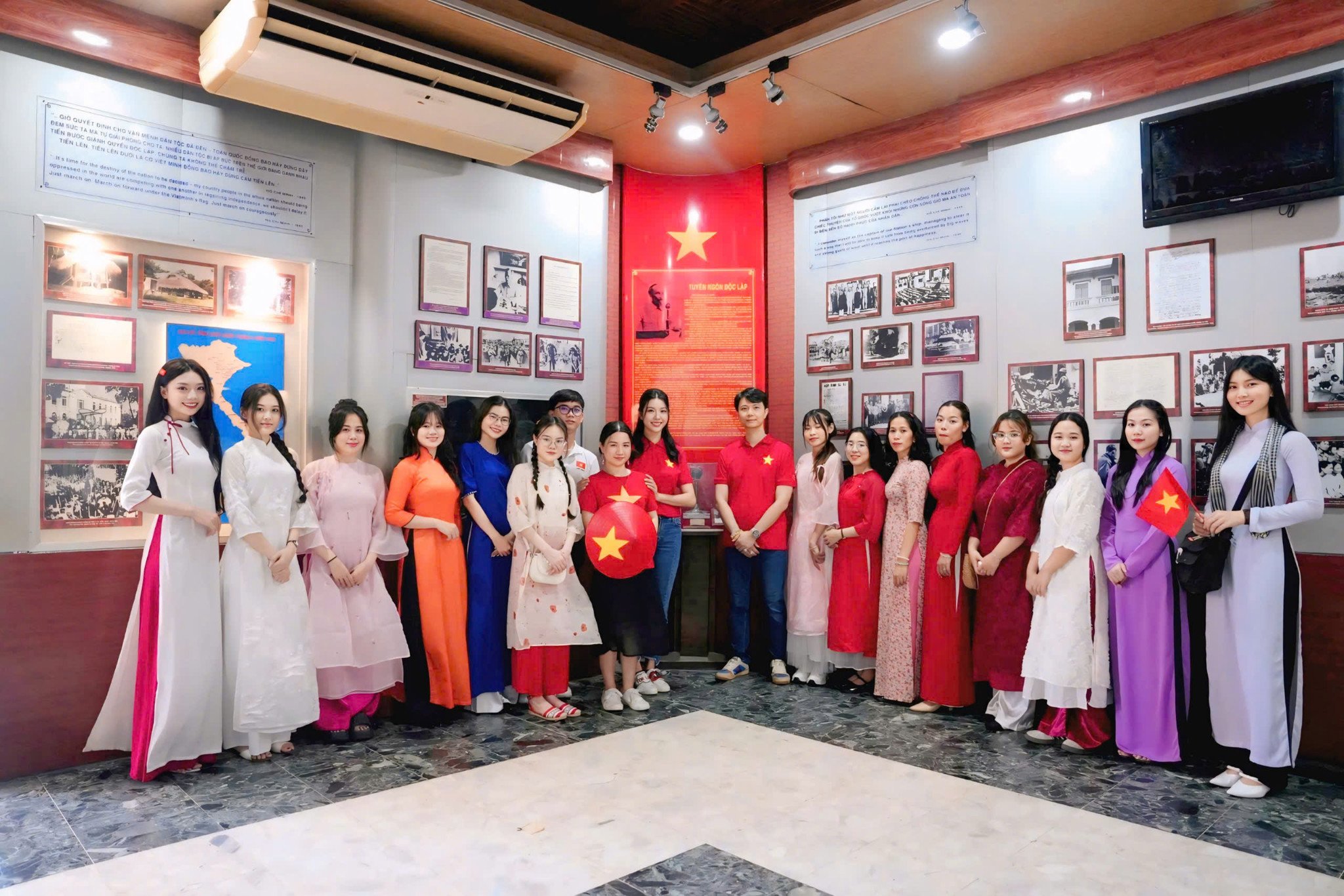 SHeGAN tham quan Bảo tàng Hồ Chí Minh – Bến Nhà Rồng