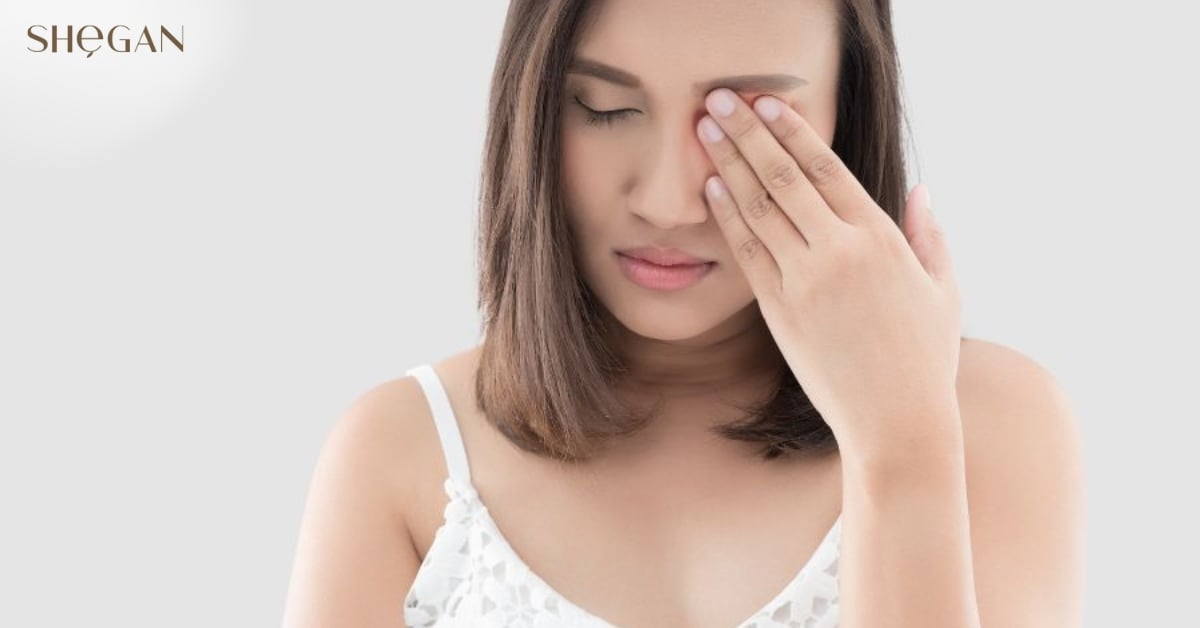 Nước tẩy trang vào mắt có sao không