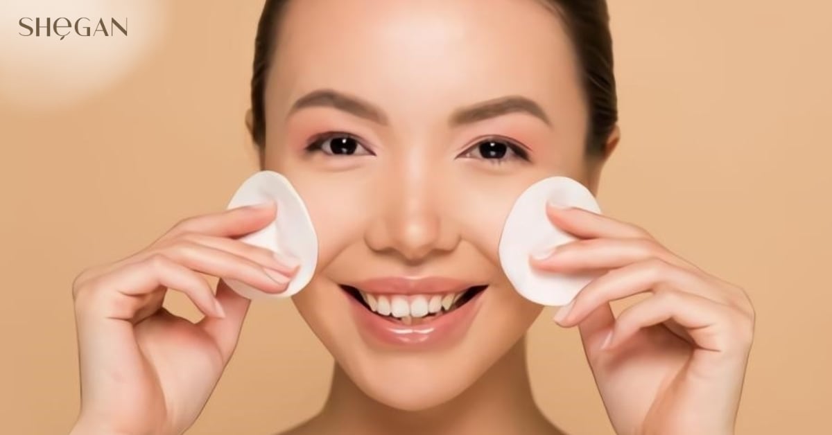 Cách dùng sữa rửa mặt để tẩy trang khi hết hoặc không có nước tẩy trang