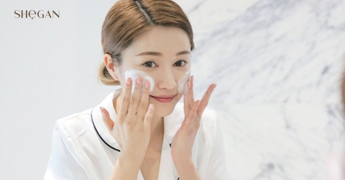 Sau sinh bao lâu thì được dùng sữa rửa mặt