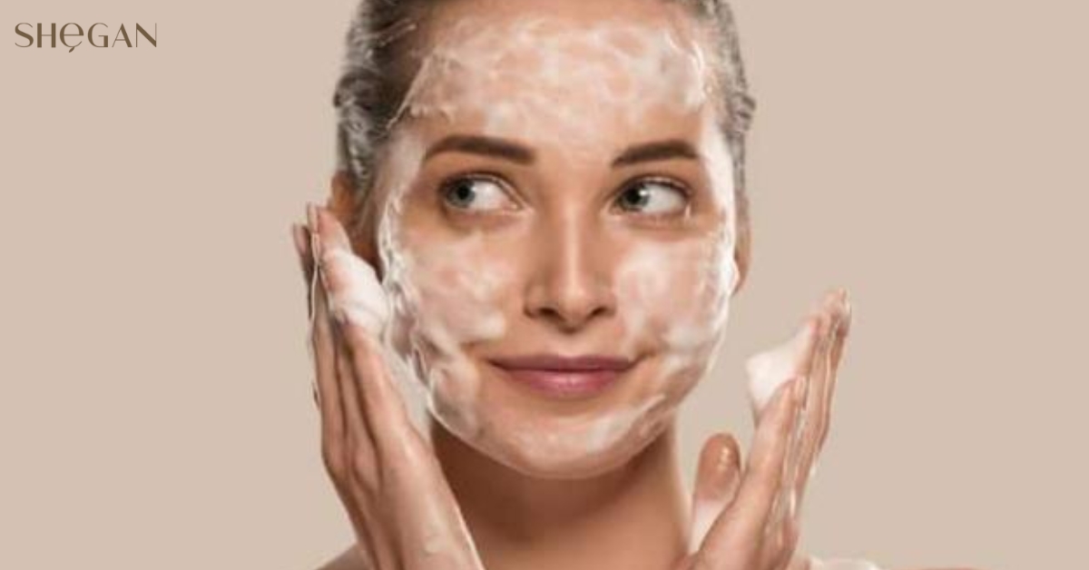 Dùng sữa rửa mặt nhiều lần trong ngày