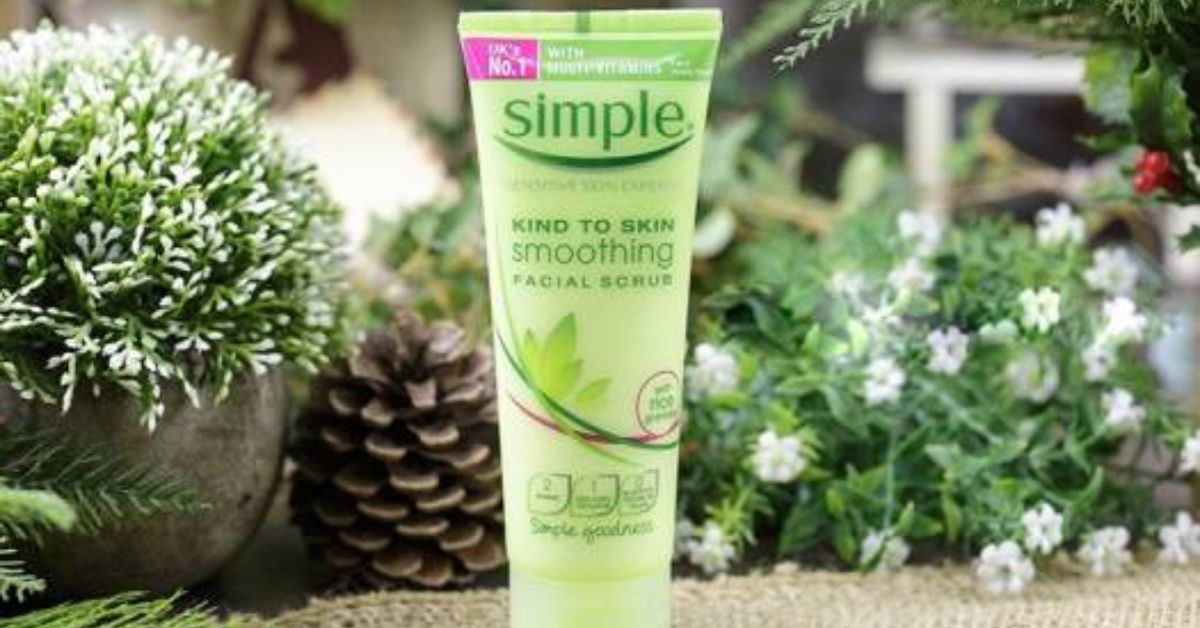 Sữa rửa mặt Simple Kind To Skin Smoothing Facial Scrub