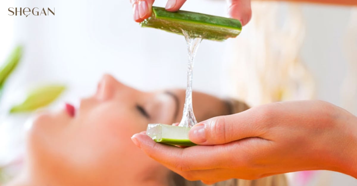 Đắp mặt nạ nha đam tươi trực tiếp