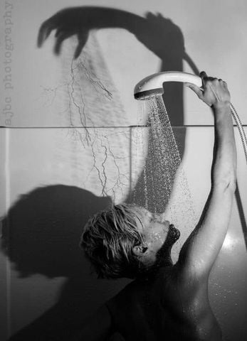 10 Trường Hợp Có Thể Gây Nguy Hiểm Khi Tắm Về Đêm Cần Tránh