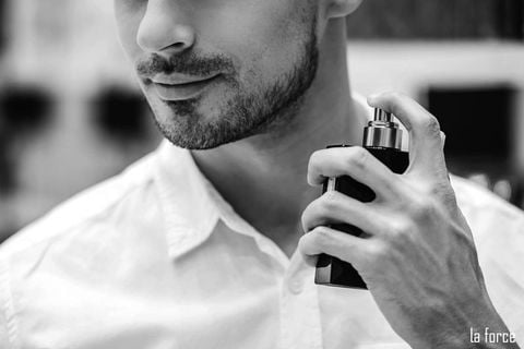 CÁCH XỊT NƯỚC HOA ĐÚNG CÁCH VÀ THƠM LÂU