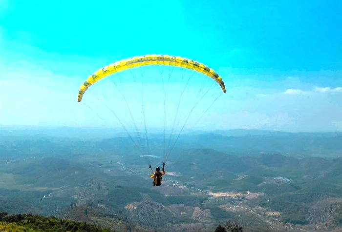 Đạ Tẻh tổ chức Bay Dù lượn tại xã Mỹ Đức