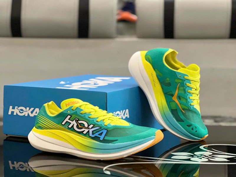 Top 5 Cửa Hàng Bán Giày Chạy Bộ Hoka Mới Nhất Tại TP.HCM