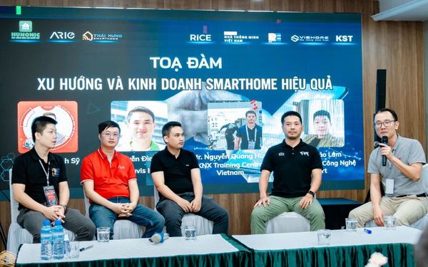 giao lưu cùng khán giả với phiên toạ đàm 