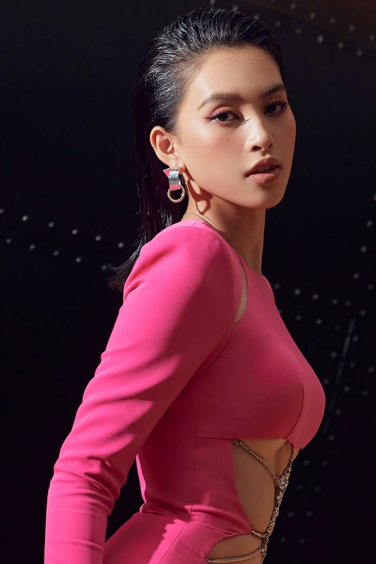 Khuyên tai dạng vòng - phụ kiện 'tôn vinh' vest, blazer