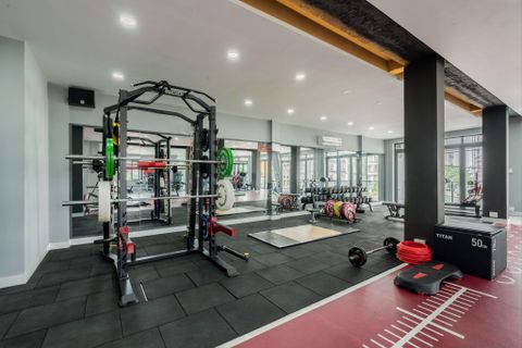 FITBOX – LÝ CHIÊU HOÀNG
