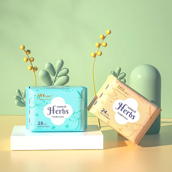 Uucare Natural Herbs BVS thảo dược ban ngày 24cm x 12 miếng