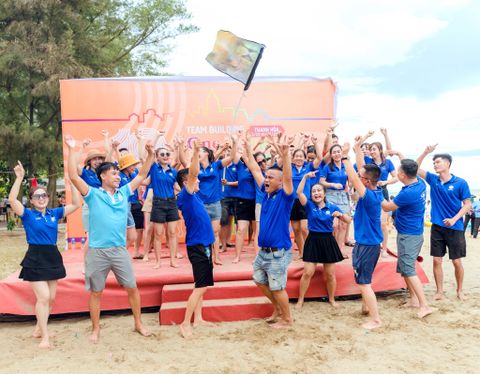 ONE TEAM - ONE DREAM