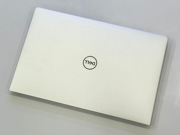 Dell XPS 7390