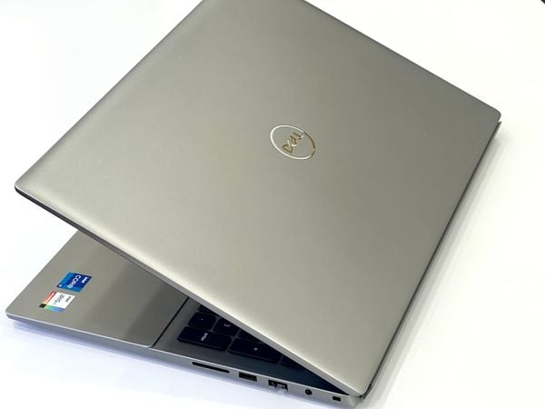 Dell Vostro 5620