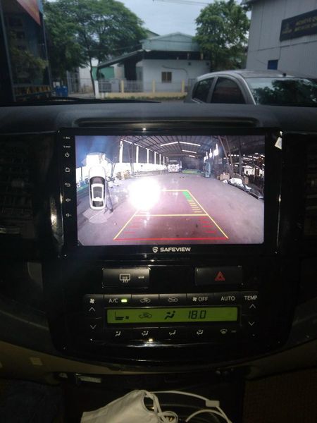 lap-man-hinh-dvd-android-safeview-cho-xe-fortuner-2015