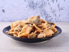 Snack da cá – Cỏ Sáu Lá Specialty