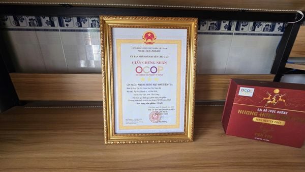 Giấy chứng nhận OCOP 3 sao cho sản phẩm Mật nhung hươu Tiến Vua
